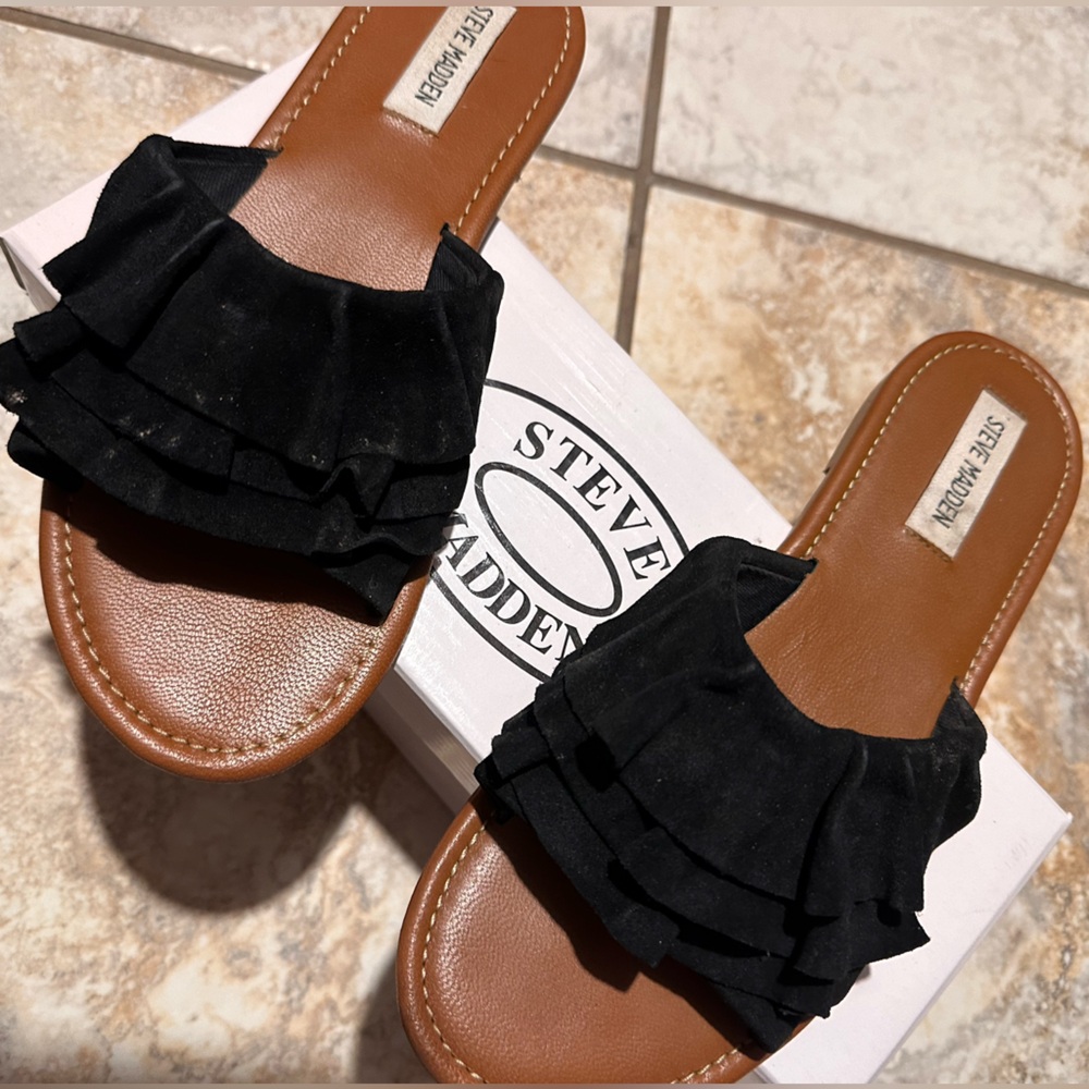 Steve Madden Black Ruffle Sandals